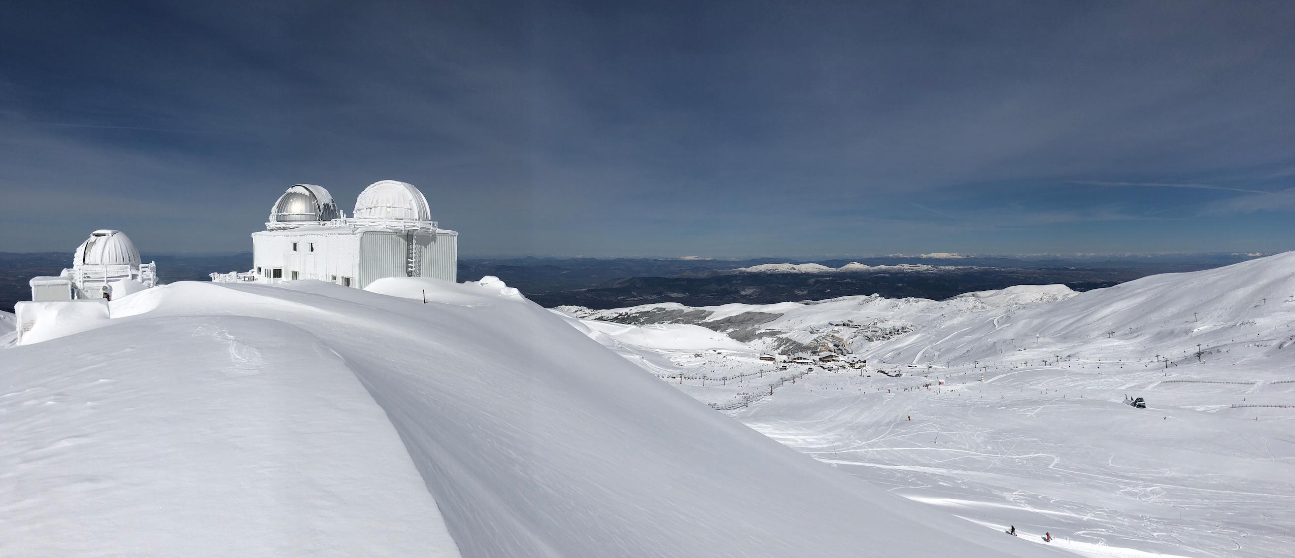 SIERRA NEVADA RECIBE NUEVAS NEVADAS Y ACUMULA YA MÁS DE 4 METROS DE ESPESOR