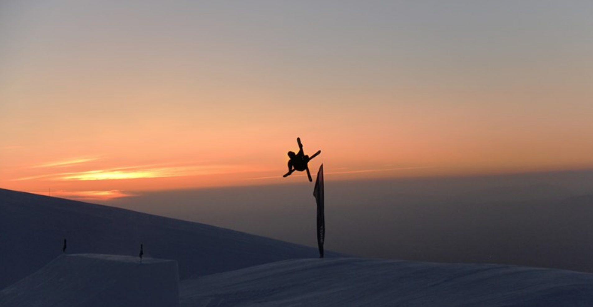 SESIÓN VESPERTINA EN EL SNOWPARK SULAYR DE LOS CAMPEONES DE ESPAÑA DE SLOPESTYLE